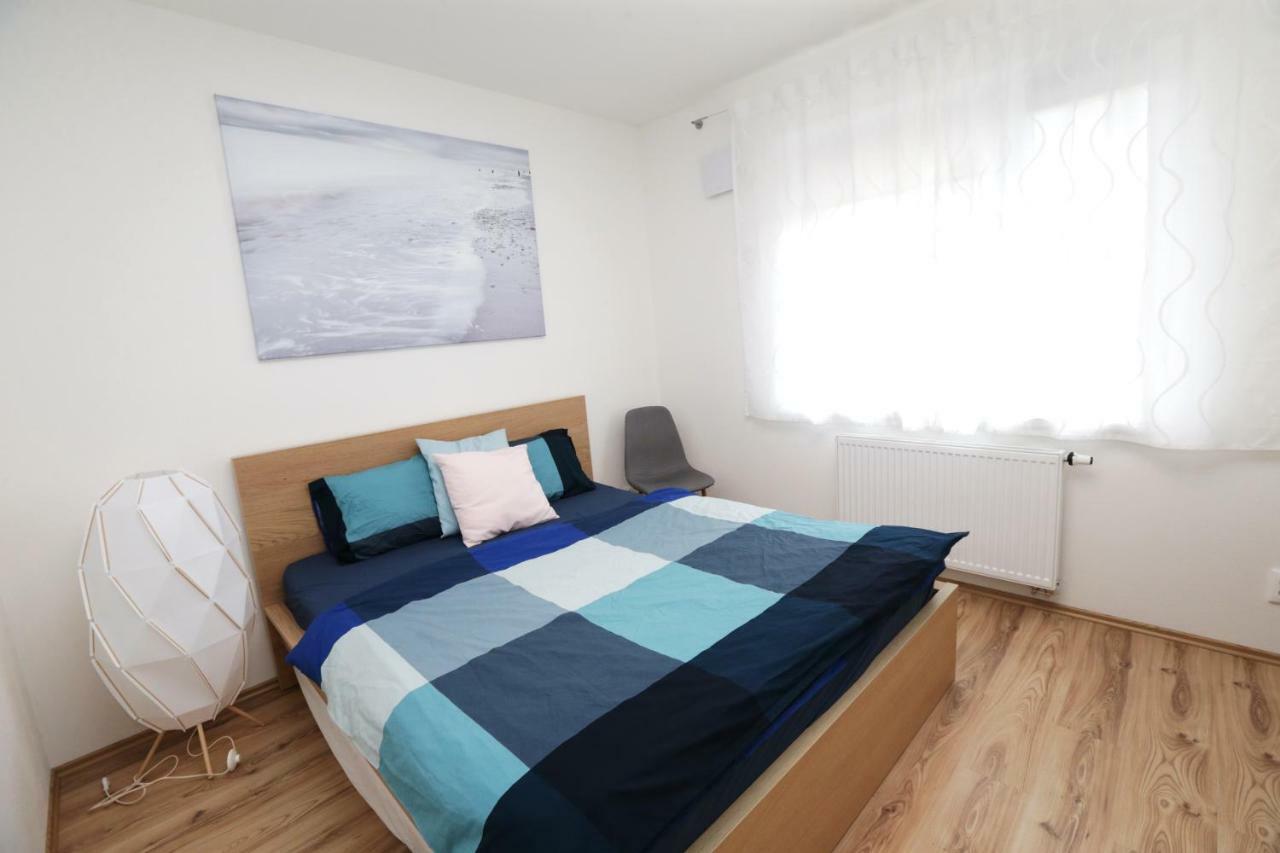 Samorin - Apartment In The Center - Private Parking - Klimatizacia Luaran gambar
