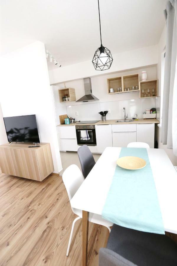 Samorin - Apartment In The Center - Private Parking - Klimatizacia Luaran gambar
