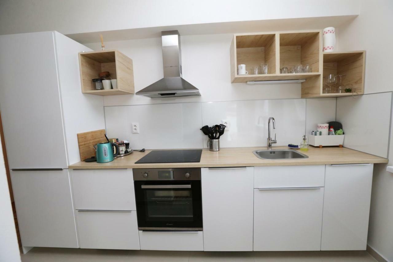 Samorin - Apartment In The Center - Private Parking - Klimatizacia Luaran gambar