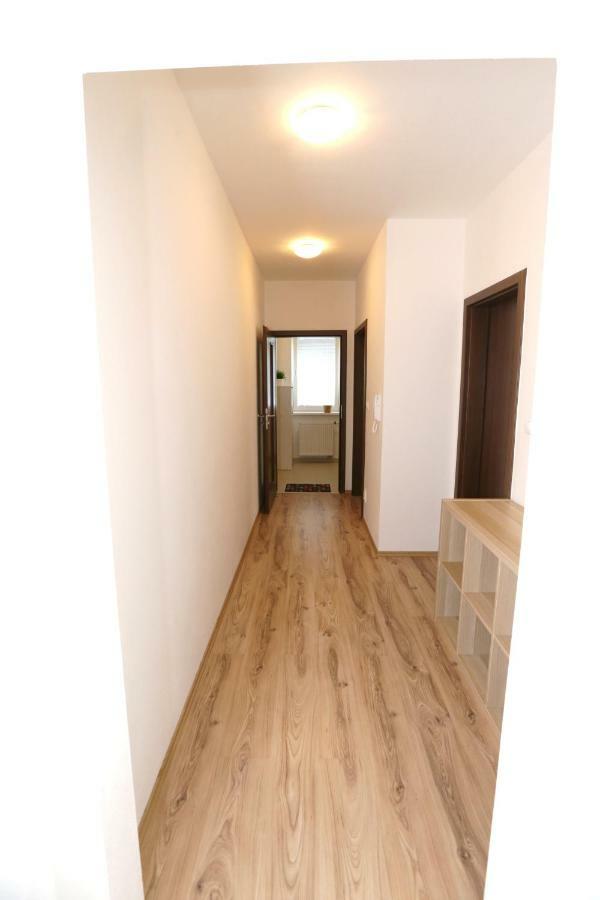 Samorin - Apartment In The Center - Private Parking - Klimatizacia Luaran gambar